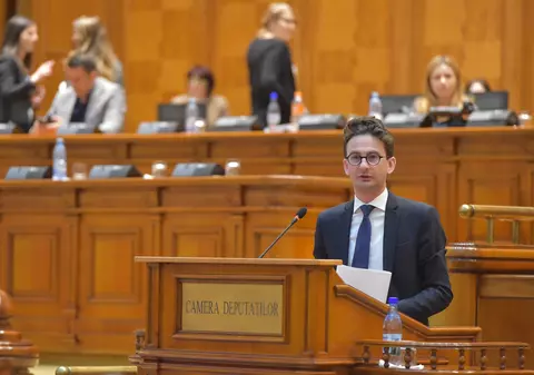 Declaraţie controversată a unui deputat USR, despre Isus Hristos: "Un copil sărac, dintr-o familie ciudată, cu un tată trecut de prima tinereţe şi o mamă surogat"
