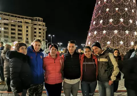 Fetele din lotul național de box stau în cantonament de Crăciun. Antrenamente și colinde, lângă brad