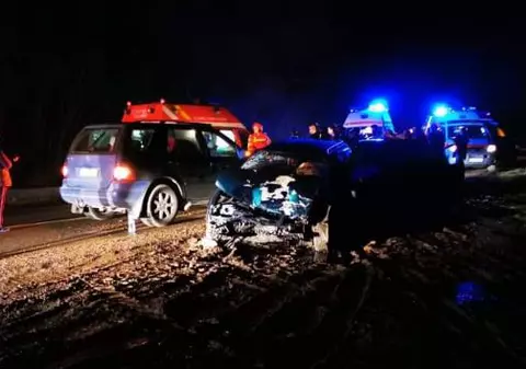 Accident grav în Satu Mare, între trei mașini. Un bebeluș și o femeie însărcinată, printre victime