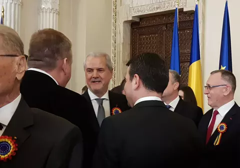 Organizatorul mitingului Diasporei îi cere președintelui Iohannis să-i retragă Steaua României lui Adrian Năstase