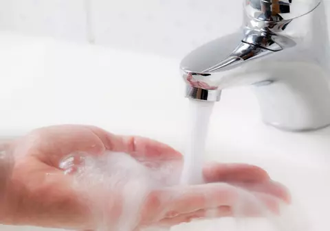 Sute de blocuri din Bucureşti au rămas din nou fără apă caldă, din cauza unor avarii