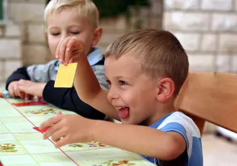 Activități distractive și educative pentru copiii cu vârsta de peste 3 ani