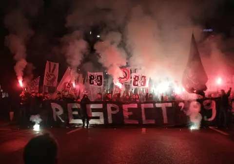 La Universitate s-a scandat din nou „Libertate”! Baricada de la Intercontinental, reconstituită la 30 de ani de la Revoluție