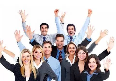 Cei mai fericiți angajați români lucrează în industriile creative și media. Care sunt domeniile de la coada clasamentului