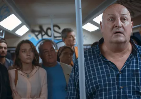 Filmul românesc „Coborâm la prima”, inspirat de tragedia din Colectiv, pe Netflix din 26 decembrie