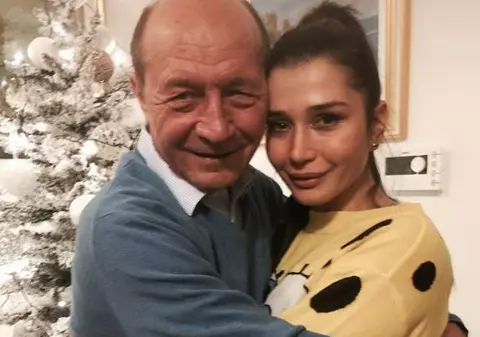 Elena Băsescu, mesaj de Anul Nou. "Să zâmbiți mai mult"