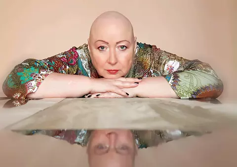 1 din 5 români a avut o rudă diagnosticată cu cancer, la un moment dat. Doctoriță bolnavă: ”Cancerul la sân e atât de frecvent încât dacă ar fi fosforescent, am trăi ca printre licurici”