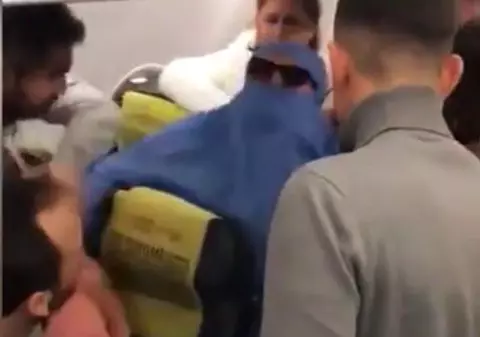 Panică la bordul unui avion din Istanbul. O femeie a amenințat că va arunca aeronava în aer