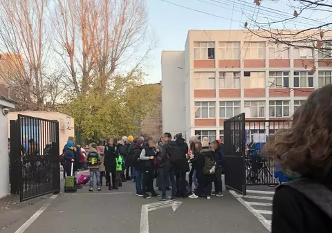 Reacția unui părinte, după incendiul de la Goethe: Au vrut să bage copiii de până la 10 ani în școală, deși mirosea a gaz și era fum