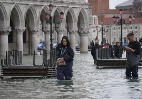 Veneţia, amenințată de inundații după furtunile care afectează Italia. Ce trebuie să știe turiștii români