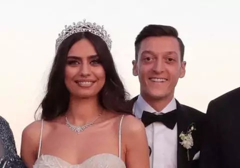 Mesut Ozil și soția sa au plătit operațiile a 219 copii. ”Acesta este doar începutul”