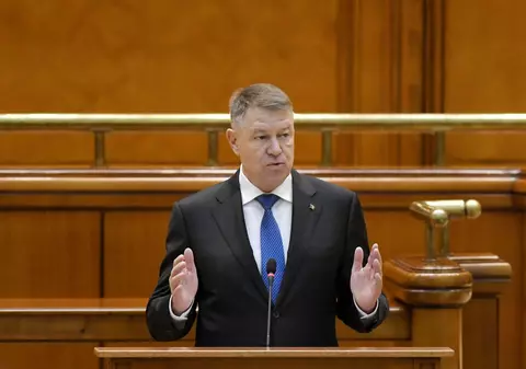 Klaus Iohannis a promulgat legea privind abilitarea Guvernului de a emite ordonanţe