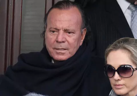 Cum a început idila dintre Julio Iglesias și femeia care îi e alături de 30 de ani. „L-am văzut înconjurat de femei”