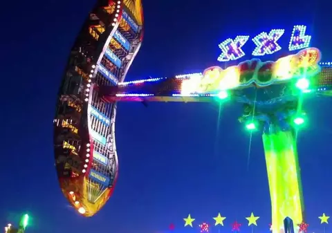 O femeie a leșinat într-un carusel din Timișoara, după ce a constatat că hamul de protecție nu se închisese!