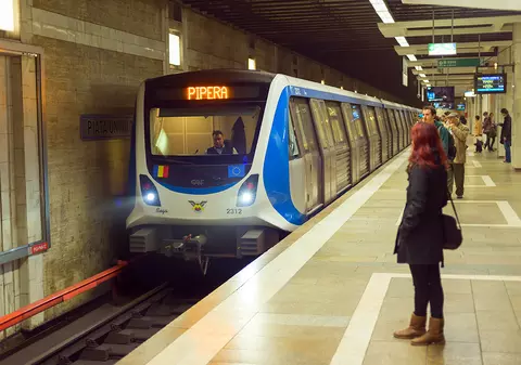 Circulația metrourilor pe magistrala Berceni-Pipera ar putea fi restricționată. Metrorex a scos la licitație lucrări de reabilitare a acestei magistrale
