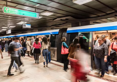 Încă un angajat al Metrorex, confirmat cu coronavirus. Compania spune că bărbatul nu avea contact cu călătorii și că nu a mai venit la muncă de pe 8 mai