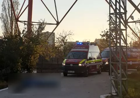 Un muncitor a căzut de pe un releu GSM și a murit pe loc, la Constanța