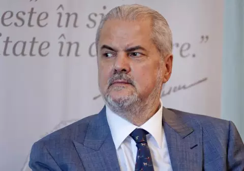 Adrian Năstase compară situația din PSD cu merii și prunii săi de la Cornu: "Dacă nu ai grijă de ei, livada dispare"