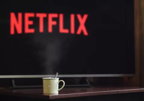 Netflix a transmis un mesaj vulgar de sărbători, și a generat un val de reacții. Cum le-au urat românilor „Sărbători fericite”