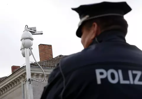 Un român a fost înjunghiat în Italia | Soția sa spune că ”cineva i-a tăiat gâtul”