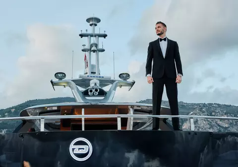 Iahtul „supozitor” l-a făcut celebru în toată lumea! George Lucian a ajuns la CNN și în Daily Mail cu barca lui SF