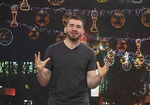 Starea Libertății | Dragoș Pătraru comentează „hainele de Sărbători” ale Capitalei: „O fi complexul și paradoxul săracului”