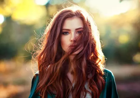 Acum poți avea culoarea de păr la care ai visat, fără compromis! Descoperă noua gamă de produse pentru colorare LONCOLOR HEMPstyle cu extracte din seminte de Canepă și ulei de jojoba (PUBLICITATE)