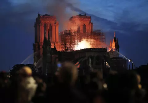 Pentru prima dată după 216 ani, în catedrala Notre Dame nu se va oficia slujba de Crăciun