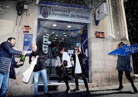 Reacția unei jurnaliste după ce a aflat în direct că a câștigat la loterie. Și-a cerut scuze la scurt timp