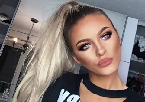 Un fotomodel britanic a murit după ce a căzut de pe o stâncă frecventată de amatorii de selfie