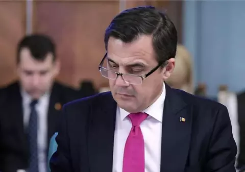 Ministrul Dezvoltării, Ion Ștefan, moment penibil în şedinţa de Guvern. S-a bâlbâit în timp ce încerca să pronunţe "PNDL"
