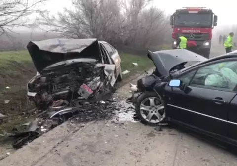 Accident rutier în Dolj după o depășire neregulamentară. Două persoane au murit și 7 au fost rănite, între care doi copii