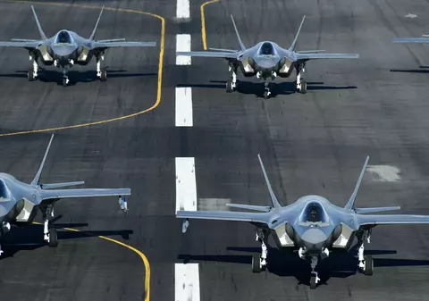 Deutsche Welle: Cum își consolidează Polonia prietenia cu SUA cu o achiziție-record de avioane de luptă