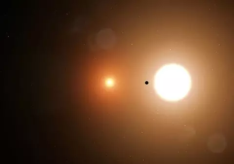 Un licean a ajutat NASA să descopere o planetă cu doi sori