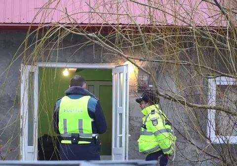 Caz șocant în Bacău. Un băiat și-a omorât tatăl și l-a îngropat în grădină, pentru a-și salva mama