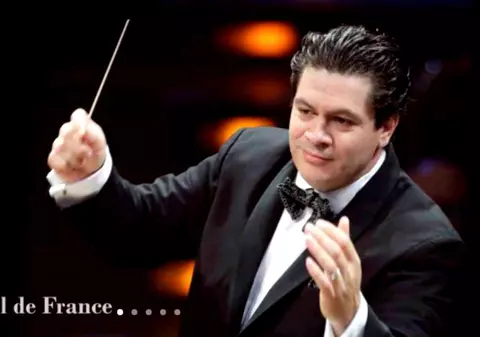 Cine este dirijorul român Cristian Măcelaru, noul director al Orchestrei Naționale din Franța