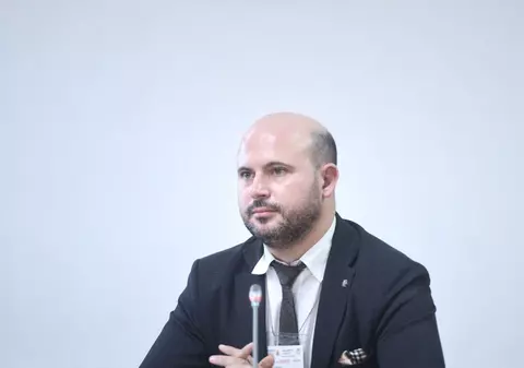 Guvernul Orban a numit la Fondul de Garantare pentru IMM un director cu plagiat, care de 14 ani ocupă doar poziții de șef numit politic!