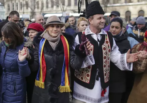 Primăria Bucureşti a cheltuit peste 190 de milioane de lei pe spectacole, aproape dublu faţă de bugetul pentru construcţia de străzi