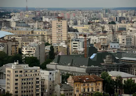 Aproape 800 de blocuri din București, fără apă caldă și căldură. Când se vor remedia avariile