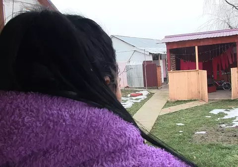 Mărturia uneia dintre minorele forțate să întrețină relații sexuale cu primarul din Mogoșești Siret. „Am fost luată de la discotecă”