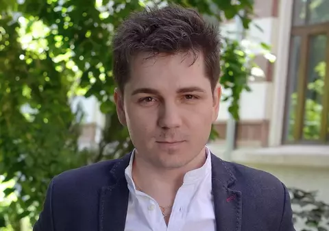 "Este vorba de favoritisme, în ultimă instanță", susține profesorul Luigi Bambulea  despre directoarea Colegiului Goethe