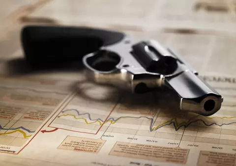 Focuri de armă trase de jandarmii din Brașov pentru prinderea unor hoți de lemne