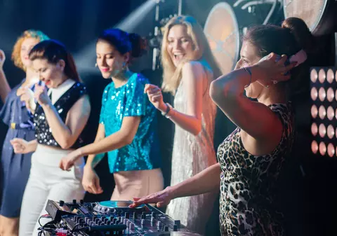 Adriana Nedelea LA FIX: Oficialii Poliției au dezvăluit cazurile în care românii pot primi amenzi usturătoare în cazul în care își deranjează vecinii