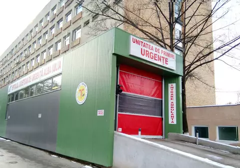 A murit la spitalul din Alba unde a venit cu gâtul umflat. Medicii nu știu cauza decesului iar familia acuză lipsa de reacție