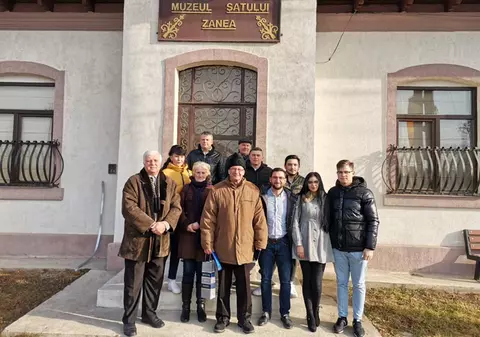 O organizaţie comunală a USR a demisionat în bloc şi s-a înscris în PNL: "USR însemna cândva o poezie, recitată de un copil inocent"