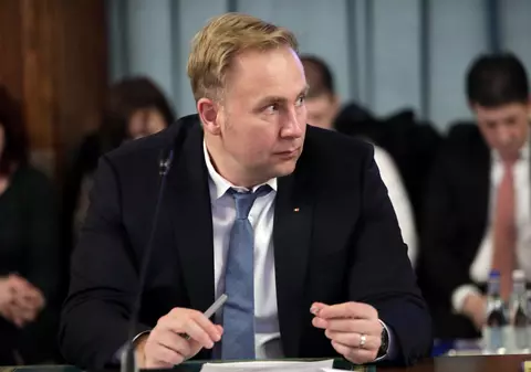 Guvernul anunță achiziții urgente de echipamente de protecție împotriva coronavirus