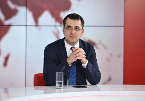 Vlad Voiculescu, despre bugetul Capitalei: ”O glumă proastă”. De ce o compară pe Gabriela Firea cu ”un jucător de păcănele”