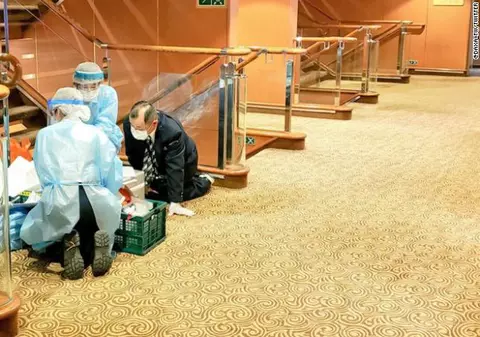 Carantină de 5 stele pentru suspecţii de coronavirus: sunt cazaţi în staţiuni de lux şi primesc tot ce cer