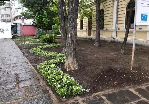 Un elev a fost tâlhărit la același liceu din Brăila unde un alt coleg de-al său a fost furat și înjunghiat!