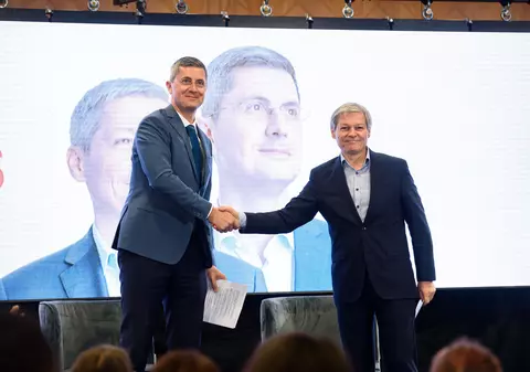 USR şi PLUS şi-au transmis mesaje de iubire, de Valentines Day: "Mama ne întreabă când ne luăm?"